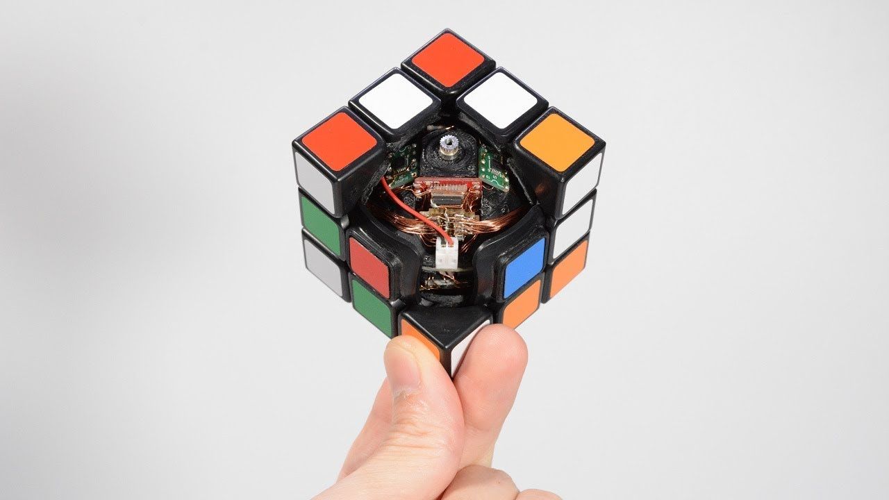 rubik tự xoay