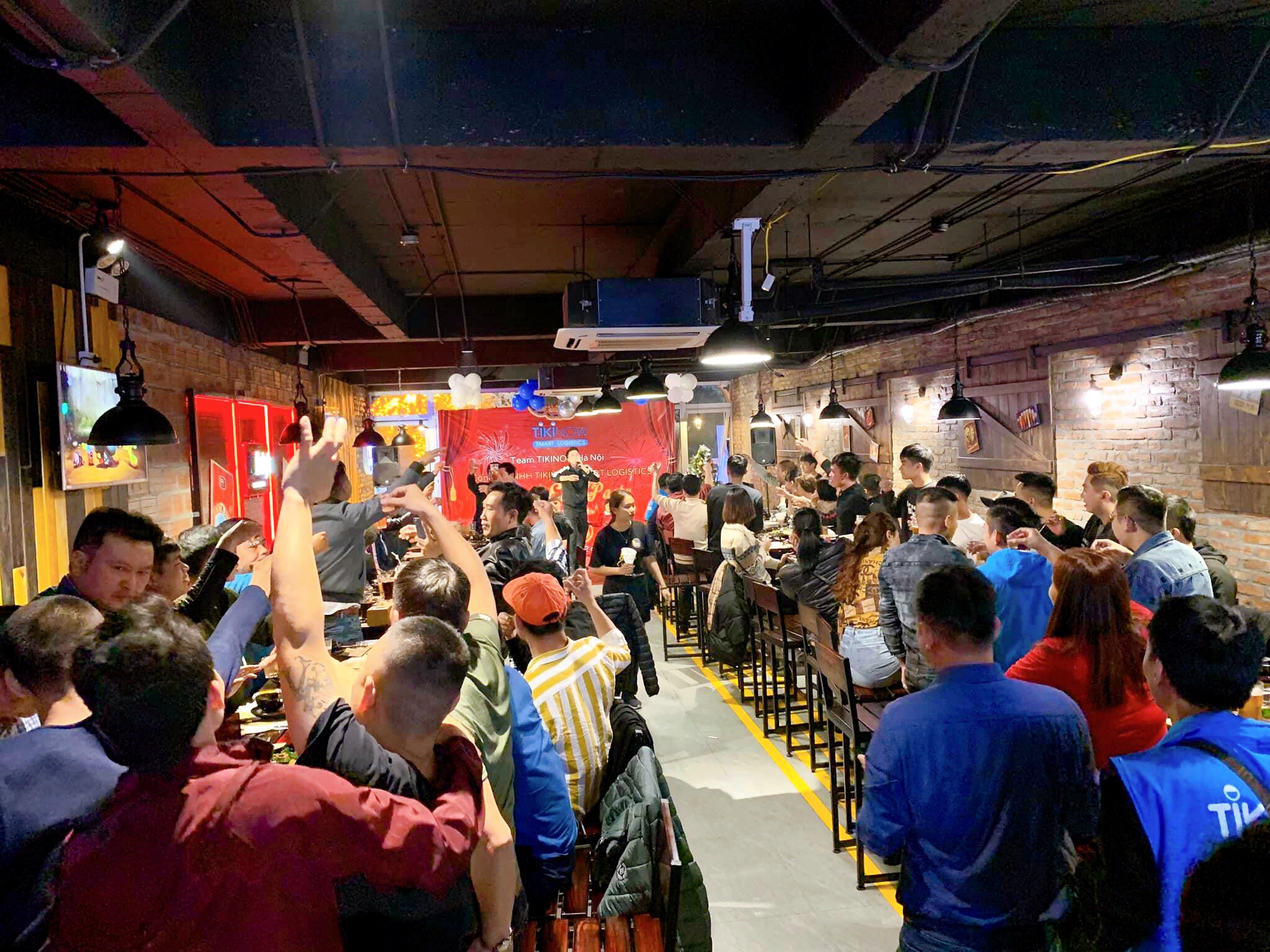 tiec-lien-hoan-cong-ty