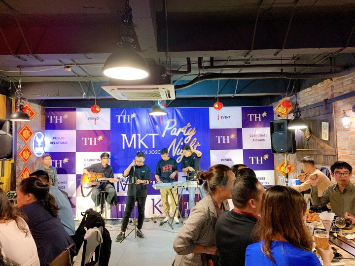 dat-tiec-lien-hoan-tai-bia-sanh-dieu