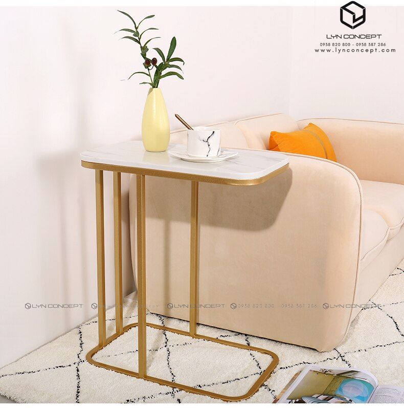 Bàn Góc Sofa Mặt Đá Trắng Chân Sắt Vàng – Sang Trọng, Hiện Đại Và Đẹp Mắt
