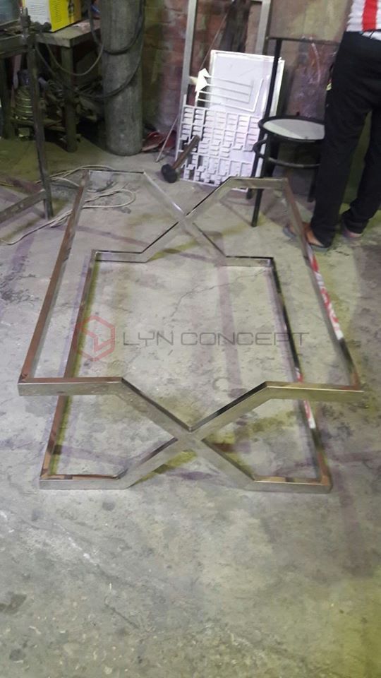 Bàn Trà Sofa Chữ Nhật Mặt Kính Đen Chân Inox Mạ Pvd Màu Vàng Cao Cấp - BT59