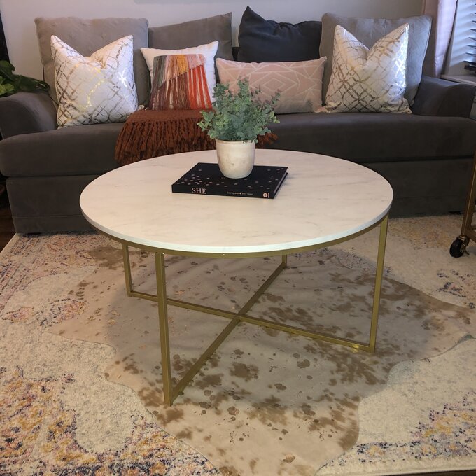 Bàn Trà Tròn D75 Mặt Đá Trắng Chân Sắt Chữ Thập Sơn Vàng