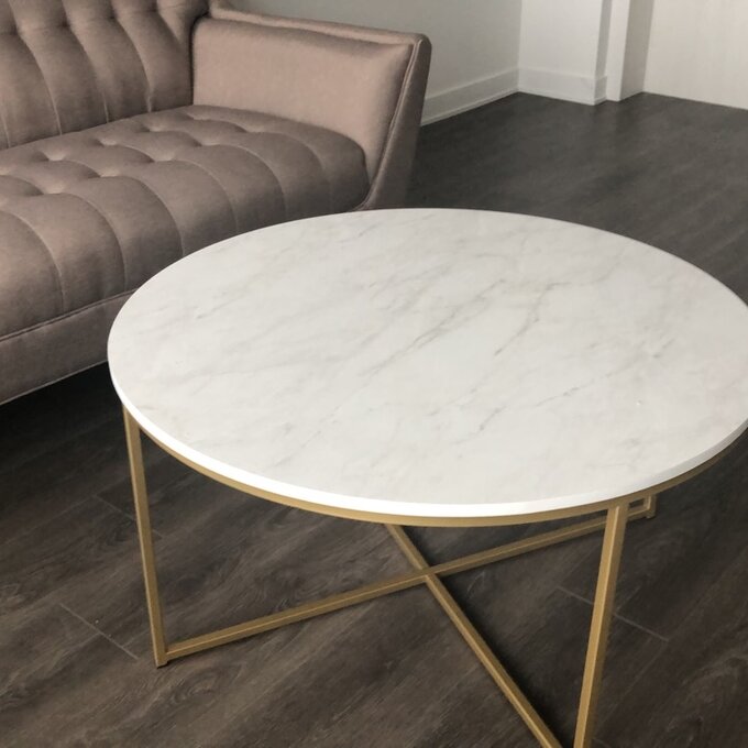 Bàn Trà Tròn D75 Mặt Đá Trắng Chân Sắt Chữ Thập Sơn Vàng