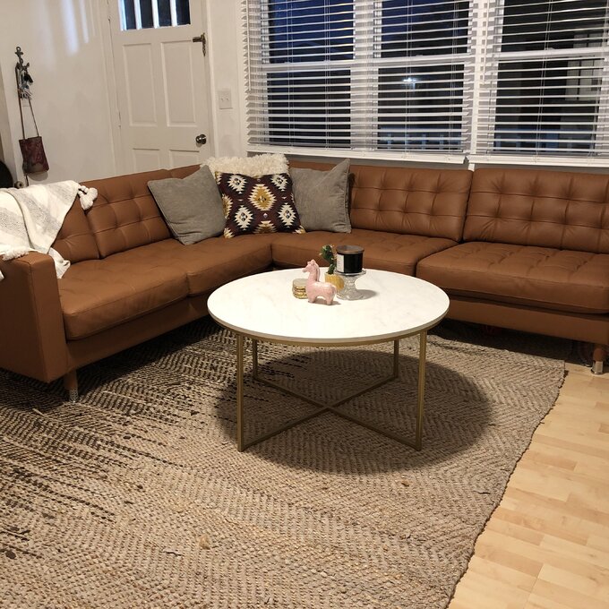 Bàn Trà Tròn D75 Mặt Đá Trắng Chân Sắt Chữ Thập Sơn Vàng