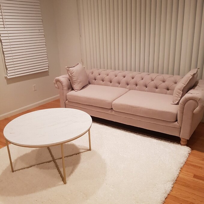 Bàn Trà Tròn D75 Mặt Đá Trắng Chân Sắt Chữ Thập Sơn Vàng