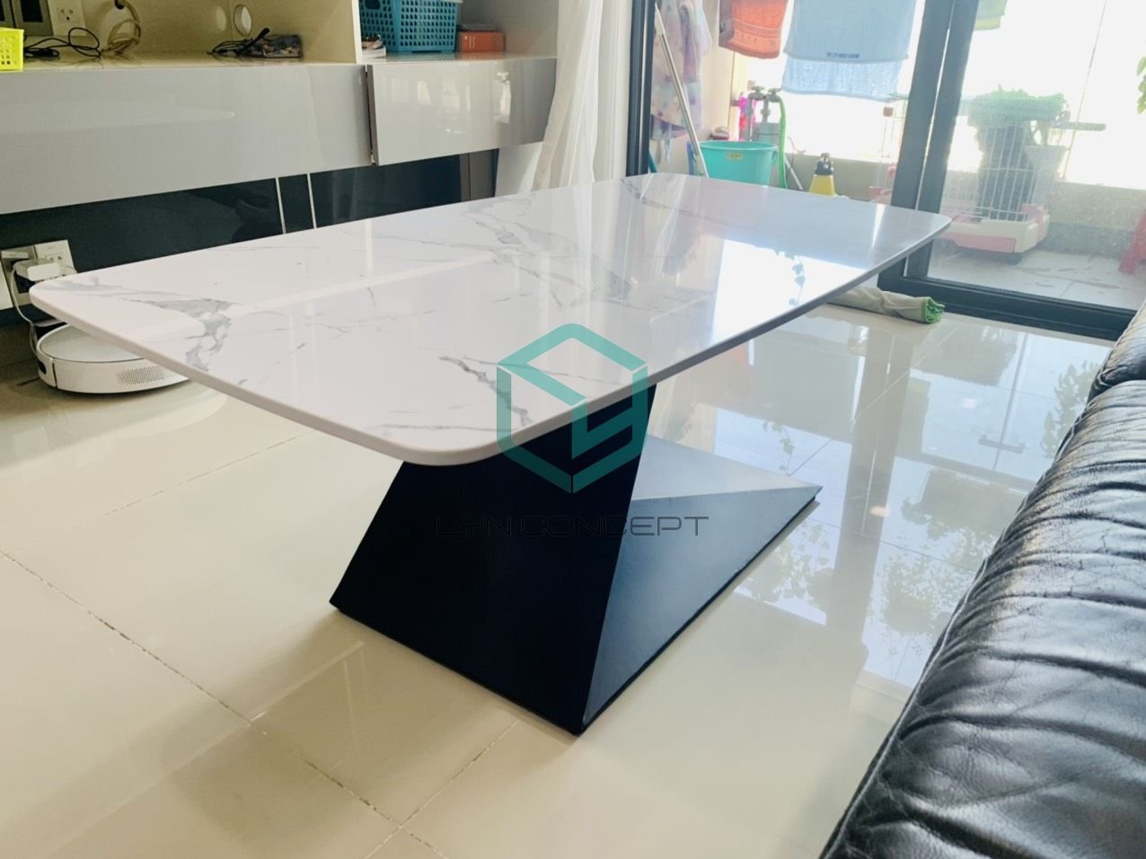 Bàn Trà Chữ Nhật Mặt Đá Trắng Chân Sắt Sơn Đen - Giá Tốt