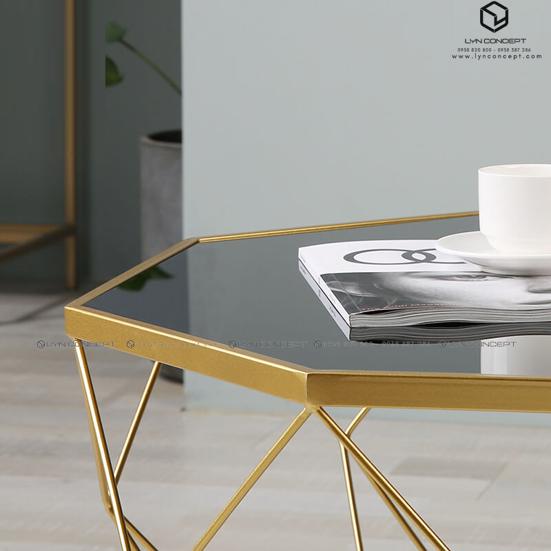Bàn Trà Kim Cương Mặt Kính Đen Chân Sắt Sơn Vàng