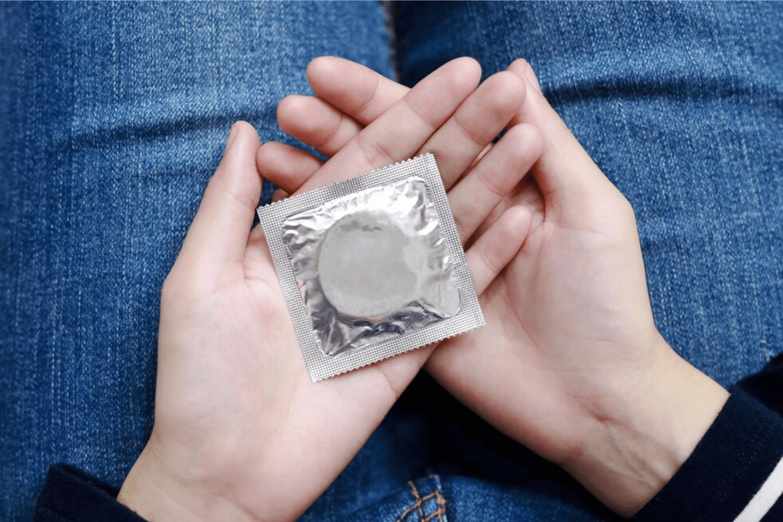 Cách kiểm tra bao cao su thật – giả tại nhà