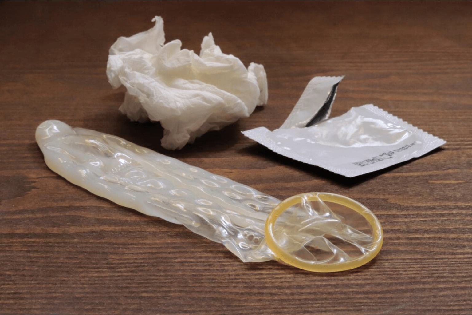 Dấu hiệu nhận biết bao cao su hết hạn hoặc hỏng