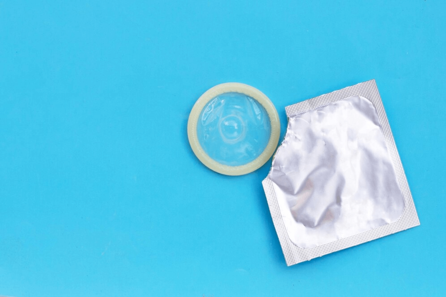 Câu hỏi thường gặp (FAQ) về việc sử dụng 2 bao cao su cùng lúc
