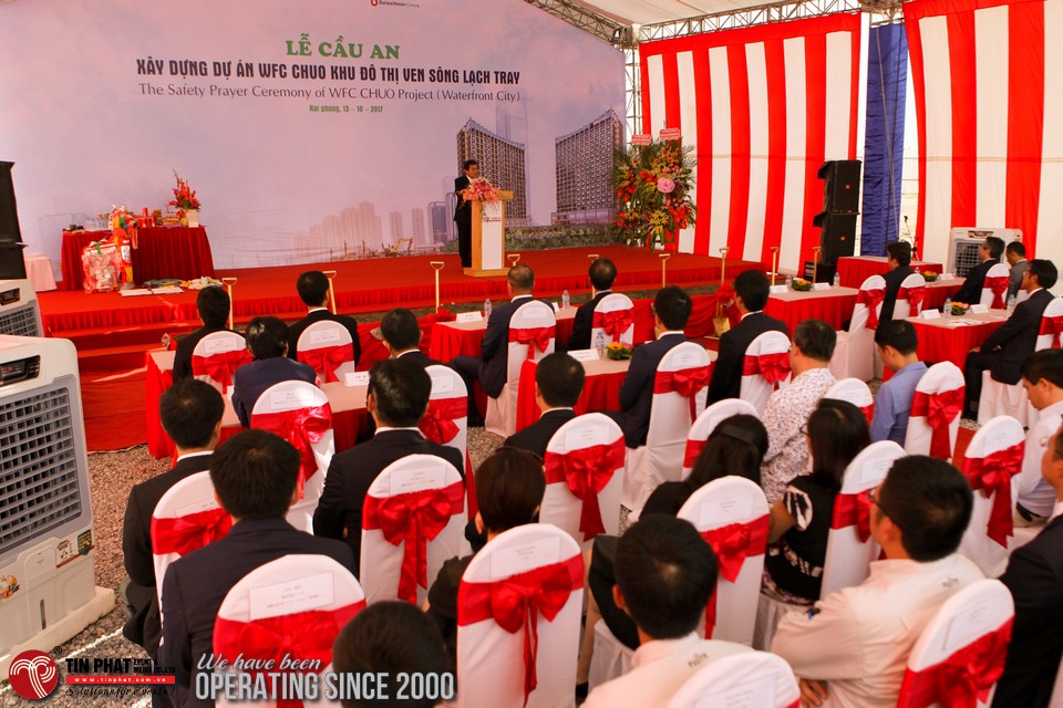 Nhà bạt làm nhà họp lễ