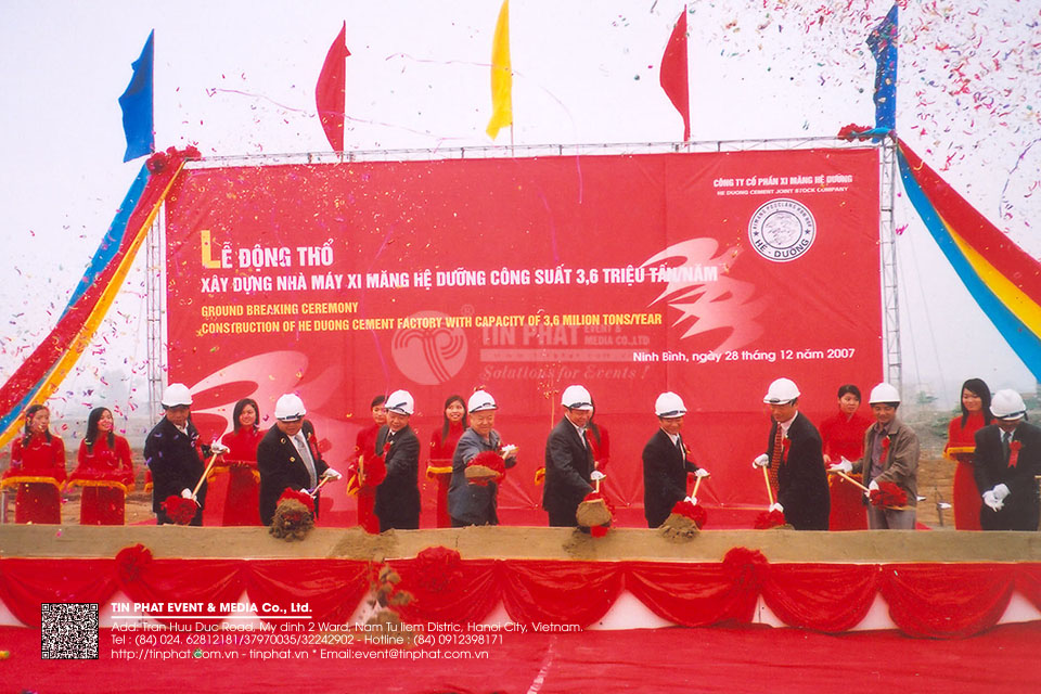 Tổ chức lễ động thổ nhà máy xi măng