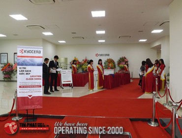 Lễ tân nữ phục vụ Sự kiện