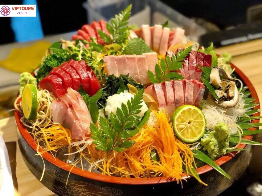 quan-an-nhat-gia-re-da-nang-viptours