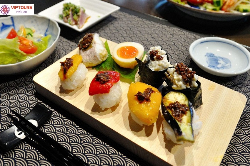 quan-an-nhat-gia-re-da-nang-viptours