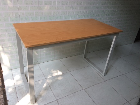 Bàn làm viêc chân sắt chữ U (KT 120x60x75 - 750K)