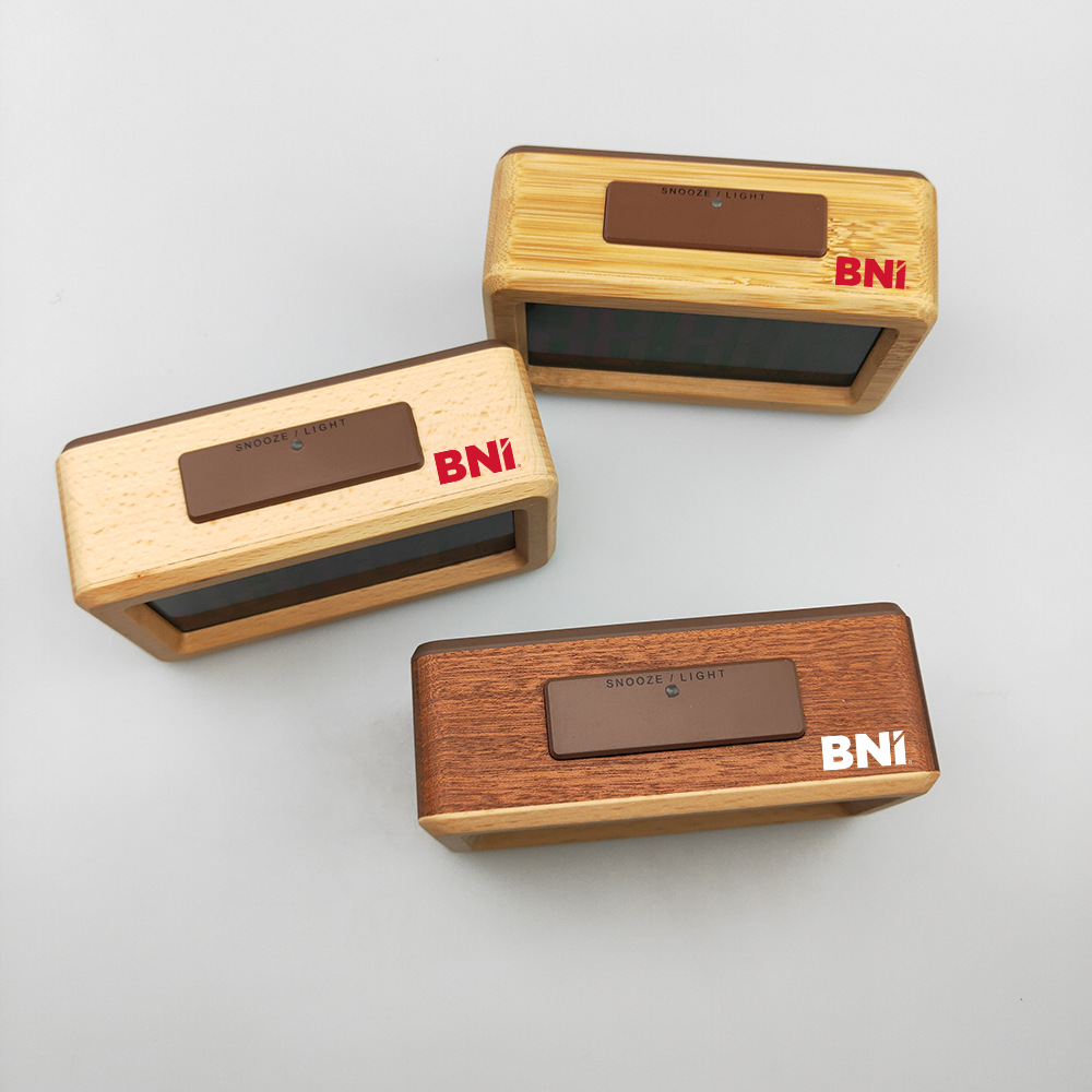 Đồng hồ gỗ tre màn hình LCD in ấn theo yêu cầu 1 Đồng hồ gỗ tre màn hình LCD in ấn theo yêu cầu Quà tặng công nghệ doanh nghiệp