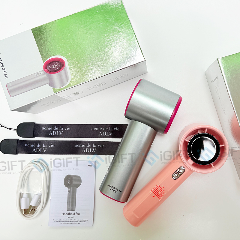 Quạt điện cầm tay in logo – Quà tặng mùa hè tiện dụng, hiệu quả cho chiến dịch quảng bá thương hiệu 3 Quạt điện cầm tay in logo – Quà tặng mùa hè tiện dụng, hiệu quả cho chiến dịch quảng bá thương hiệu Quà tặng công nghệ doanh nghiệp