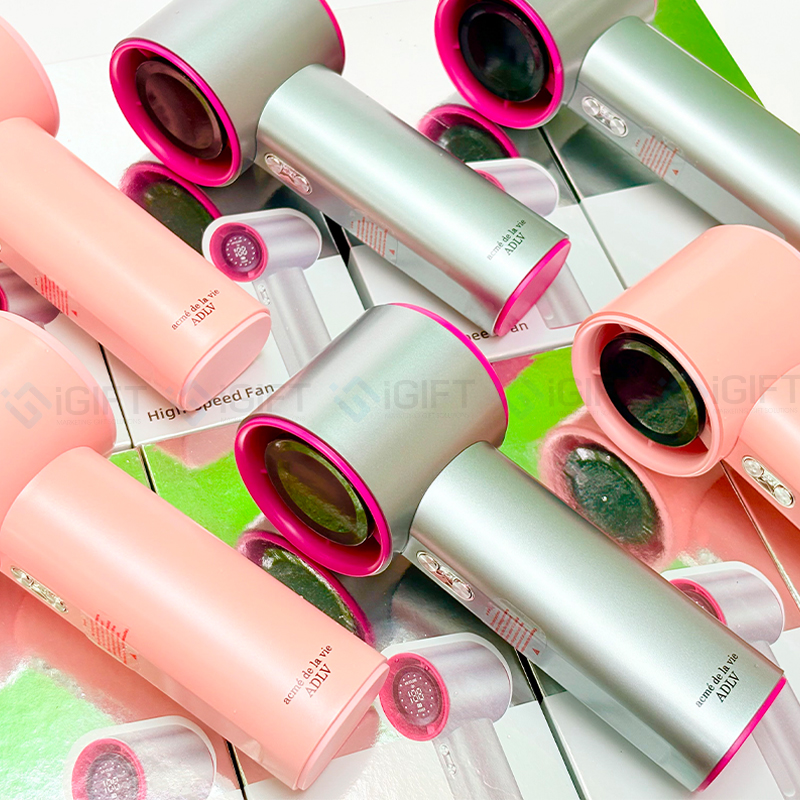 Quạt điện cầm tay in logo – Quà tặng mùa hè tiện dụng, hiệu quả cho chiến dịch quảng bá thương hiệu 2 Quạt điện cầm tay in logo – Quà tặng mùa hè tiện dụng, hiệu quả cho chiến dịch quảng bá thương hiệu Quà tặng công nghệ doanh nghiệp