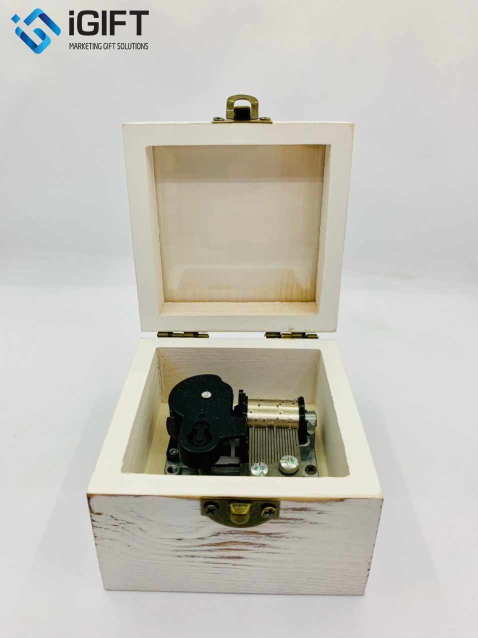 Hộp nhạc gỗ vặn cót khắc logo Phim Em Và Trịnh 2 Hộp nhạc gỗ vặn cót khắc logo Phim Em Và Trịnh Quà tặng công nghệ doanh nghiệp