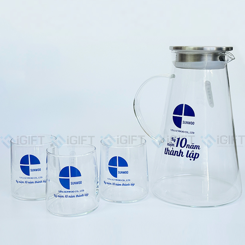 Bộ Bình Nước Thuỷ Tinh Chịu Nhiệt 1.8 Lít - In logo SUNWOO 5 Bộ Bình Nước Thuỷ Tinh Chịu Nhiệt 1.8 Lít - In logo SUNWOO Quà tặng công nghệ doanh nghiệp