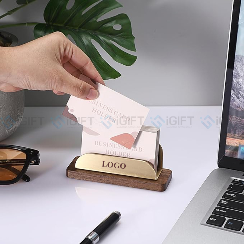 Kệ gỗ đựng namecard cao cấp - In logo theo yêu cầu 1 Kệ gỗ đựng namecard cao cấp - In logo theo yêu cầu Quà tặng công nghệ doanh nghiệp