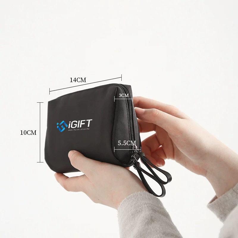 Túi đựng mỹ phẩm in logo theo yêu cầu 1 Túi đựng mỹ phẩm in logo theo yêu cầu Quà tặng công nghệ doanh nghiệp