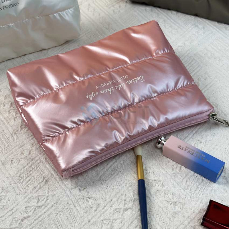 Túi đựng mỹ phẩm chống nước cao cấp - In logo theo yêu cầu 2 Túi đựng mỹ phẩm chống nước cao cấp - In logo theo yêu cầu Quà tặng công nghệ doanh nghiệp