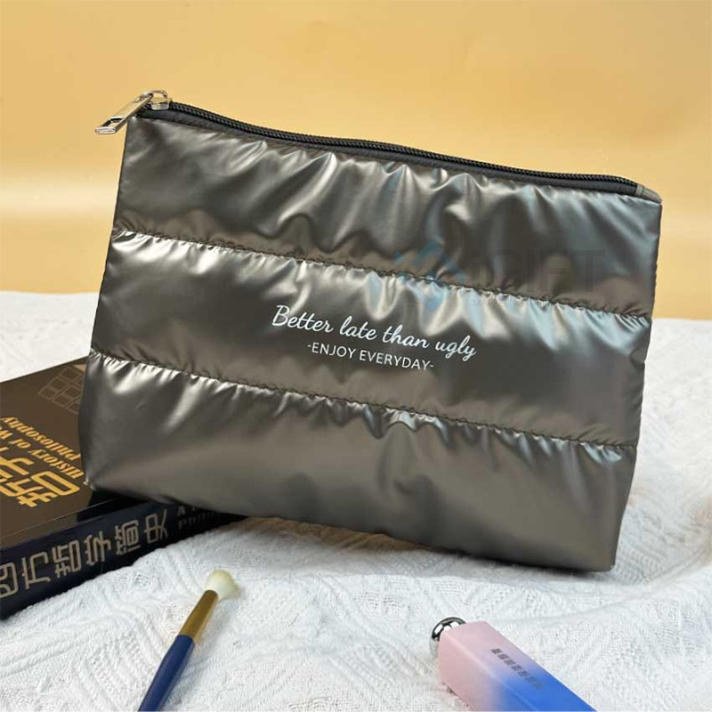 Túi đựng mỹ phẩm chống nước cao cấp - In logo theo yêu cầu 4 Túi đựng mỹ phẩm chống nước cao cấp - In logo theo yêu cầu Quà tặng công nghệ doanh nghiệp