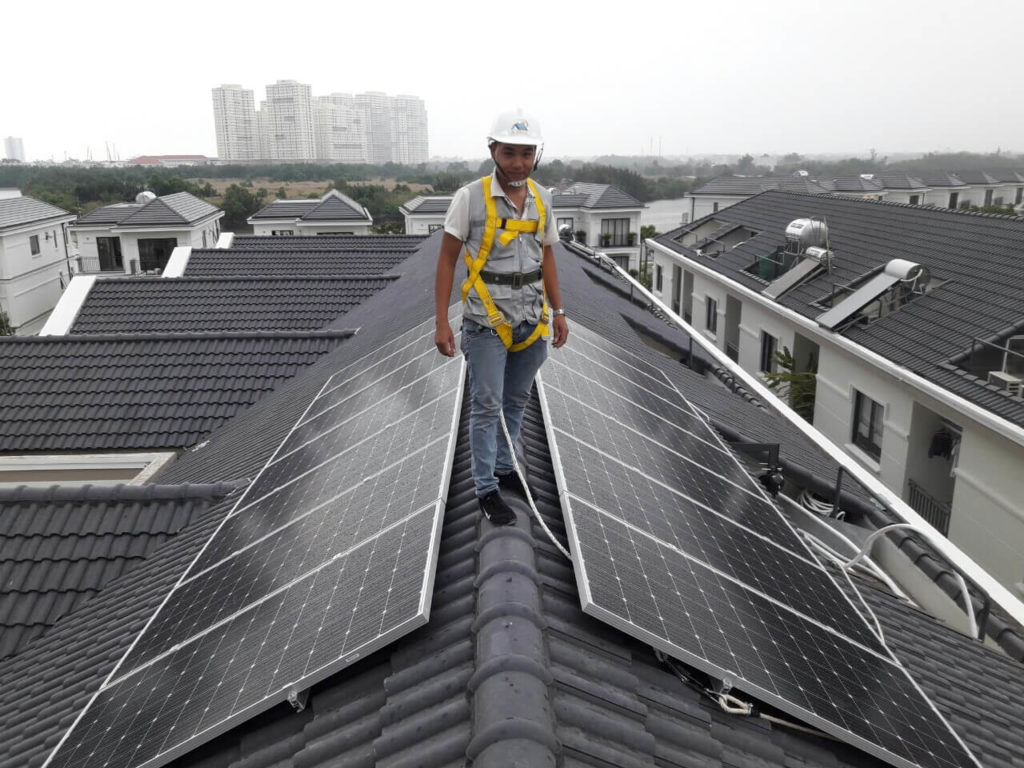 Thi công lắp đặt điện năng lượng mặt trời trên mái nhà