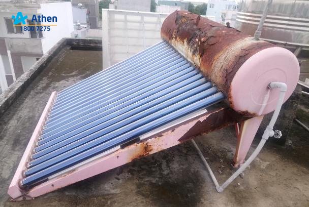 Thay thế bồn nước nóng năng lượng mặt trời tại nhà khách hàng