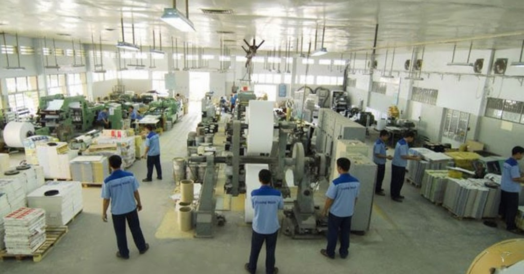 Lựa chọn xưởng in trực tiếp thay vì qua trung gian sẽ giúp tránh mất thêm chi phí