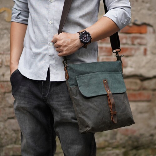 Công dụng của túi đeo chéo nam vải bố