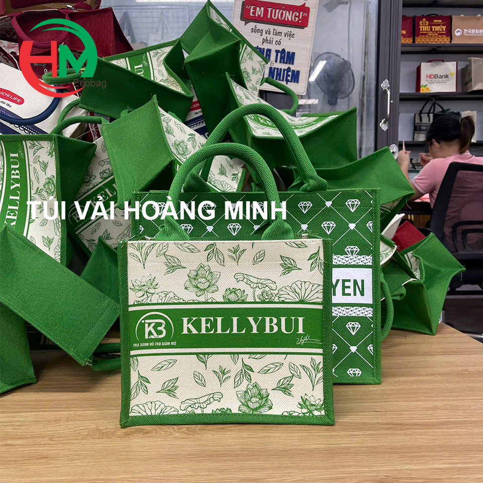 Sử dụng túi vải linen chất lượng cao để tặng khách hàng tại hội chợ