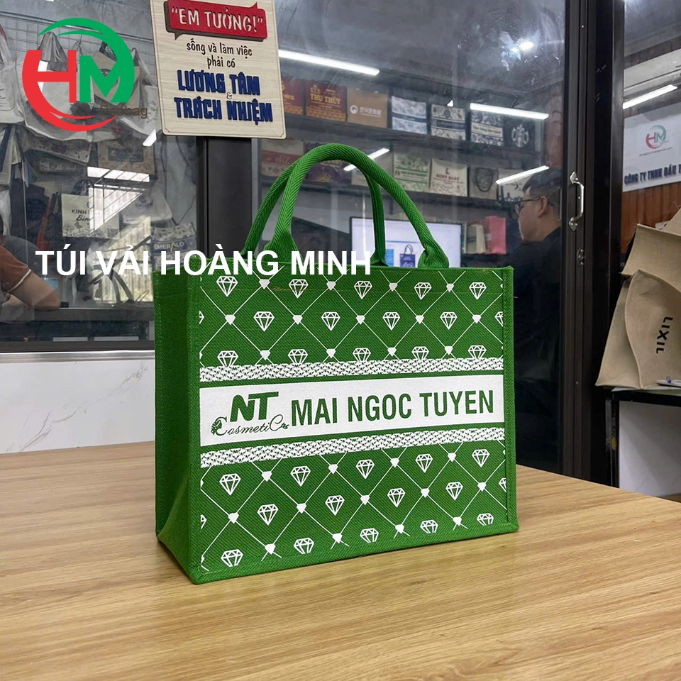 túi vải quà tặng mỹ phẩm thương hiệu Mai Ngoc Tuyen cosmetics tại xưởng Túi Vải Hoàng Minh