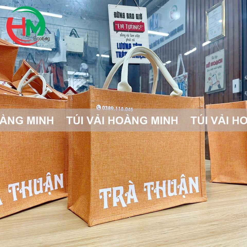 Túi vải linen in logo Trà Thuận được sản xuất và thiết kế tại xưởng Túi Vải Hoàng Minh