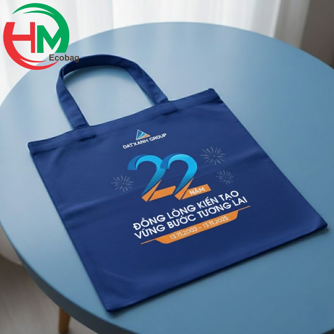 Mẫu túi vải quà tặng bất động sản của thương hiệu Đất Xanh Group nhân dịp kì niểm 22 năm thành lập