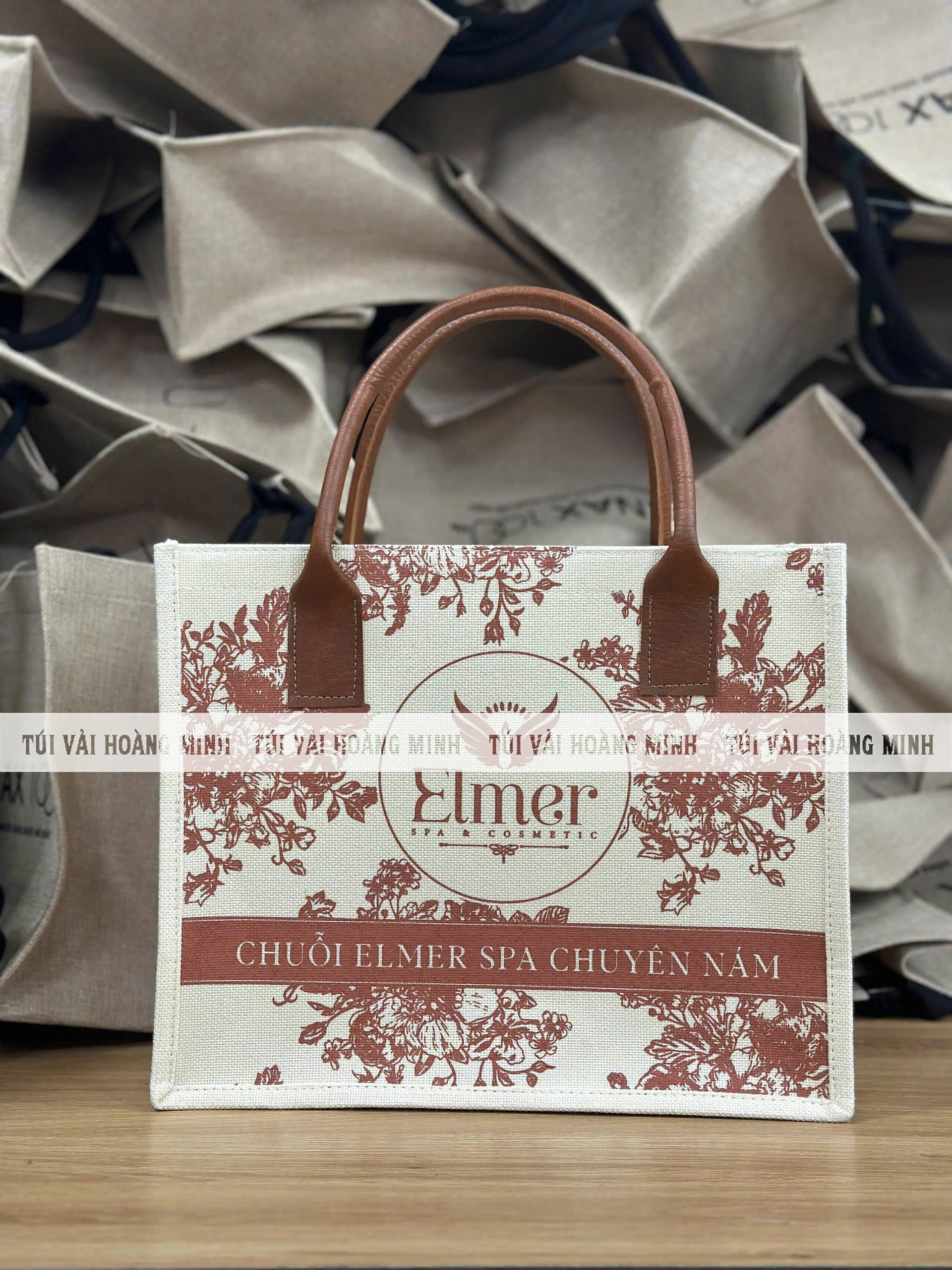 Túi linen in logo thương hiệu ngành spa được thiết kế nổi bật với họa tiết hoa lá