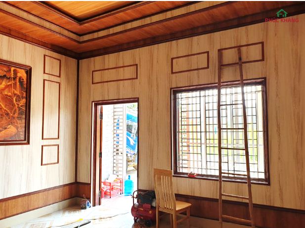 sua nha don Tet 2021 bang tam op tuong pvc 2