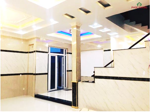 tam op tuong pvc van da 2