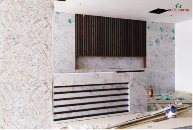 tam op tuong PVC van da 3