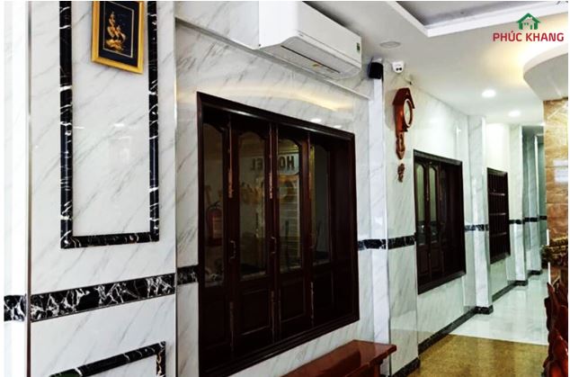 tam op tuong pvc van da 4