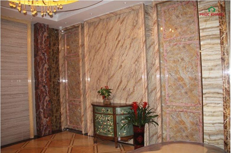 tam op tuong pvc van da chong am moc hieu qua 3