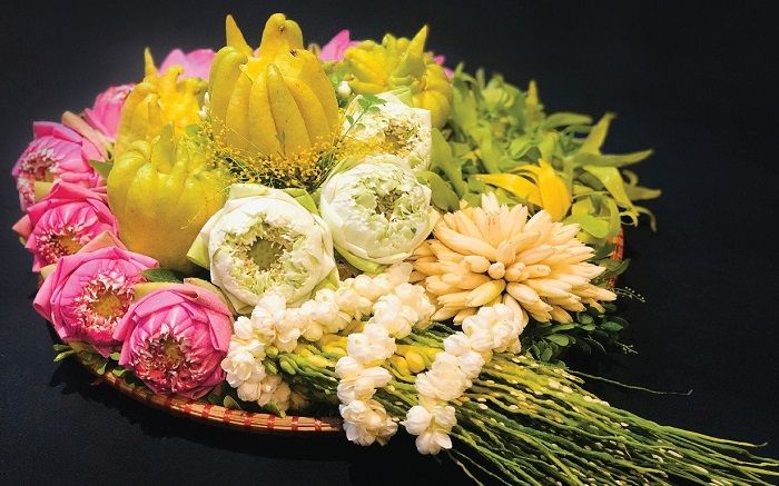 Các loài hoa không được dùng trên bàn thờ