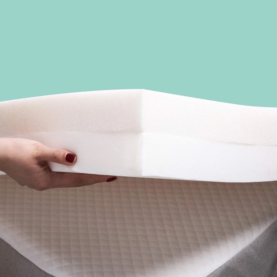 Nệm foam được cấu tạo từ chất liệu foam như mút, xốp,...