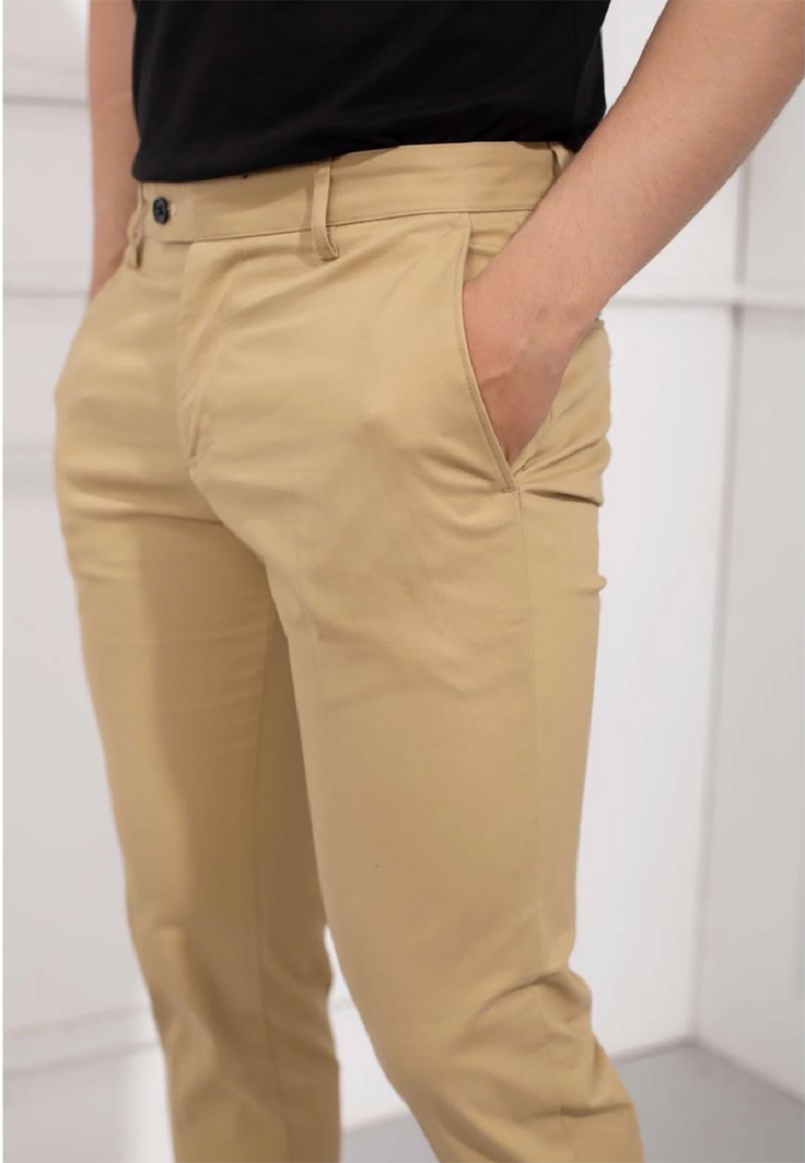 Trang phục từ vải kaki thường ít nhăn và đứng dáng