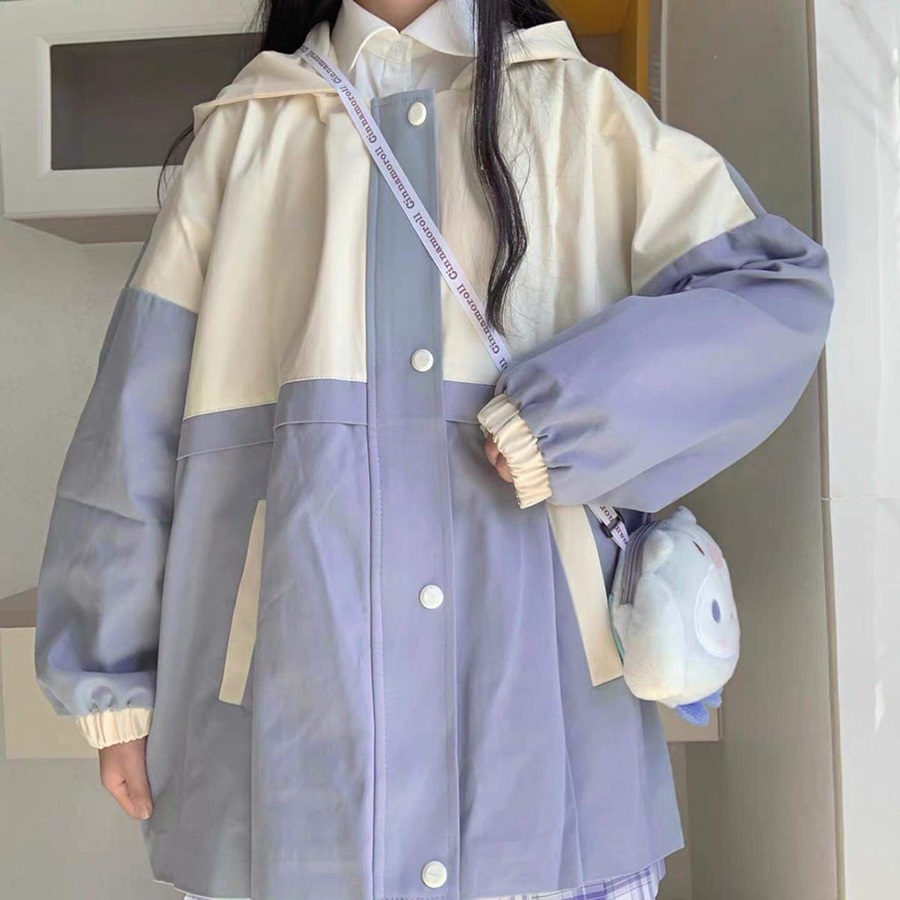 Kaki dù thường được sử dụng để may áo khoác mùa đông nhờ chống thấm nước tốt