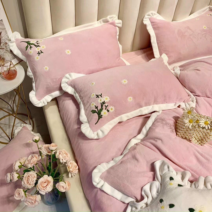 Bộ chăn ga gối làm từ vải nỉ