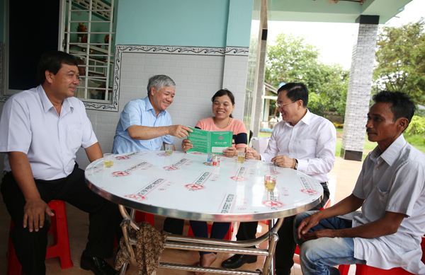 uy-ban-dan-toc-va-nhcsxh-khao-sat-tin-dung-chinh-sach-tai-tra-vinh