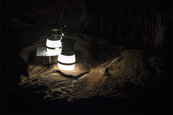 Đèn LED đa năng GoalZero Light-a-life 350 sử dụng trong nhà hoặc ngoài trời